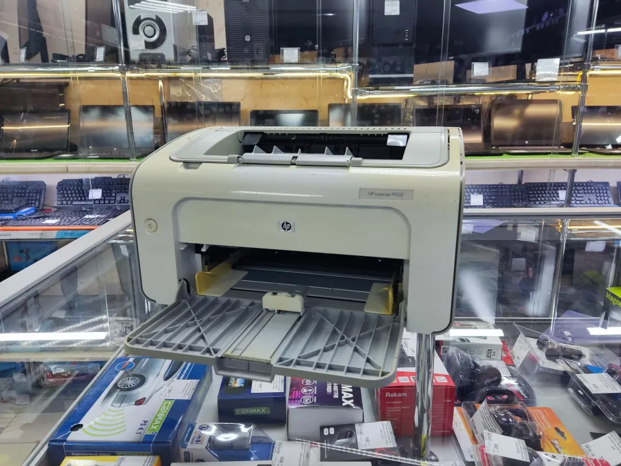  HP LaserJet 1102 (CE285A) 1500 .